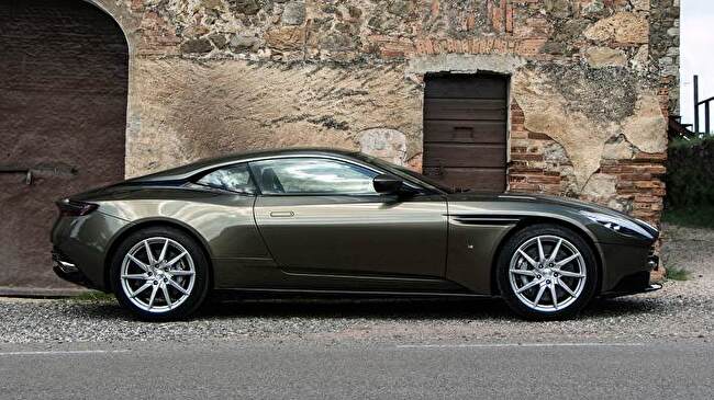 Aston Martin Db background 3