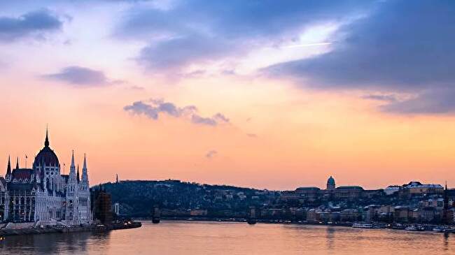 Budapest background 2