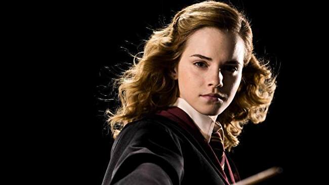 Hermione Granger background 3
