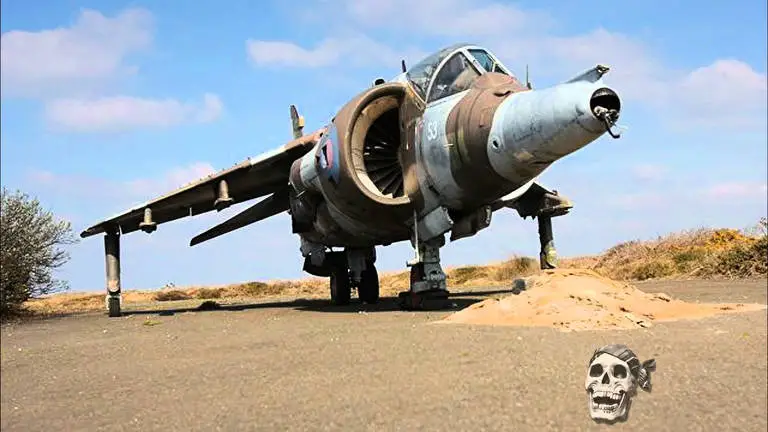 Abandoned Planes theme for Windows 10 Slideshow image 2