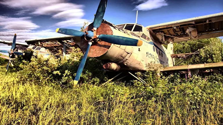 Abandoned Planes theme for Windows 10 Slideshow image 4