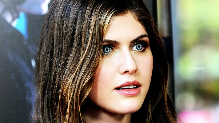 Alexandra Daddario theme for Windows 10 Slideshow image 3