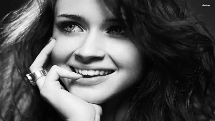 Alexis Bledel theme for Windows 10 Slideshow image 1