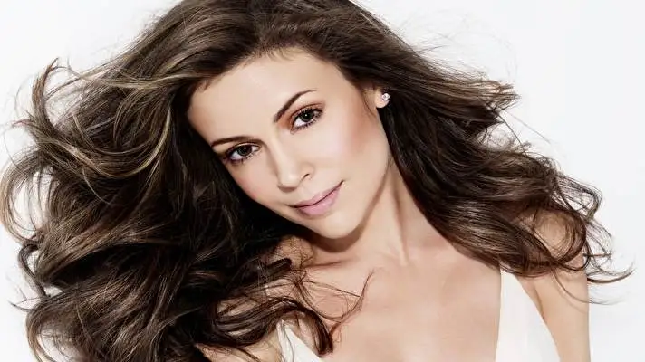 Alyssa Milano1 theme for Windows 10 Slideshow image 1
