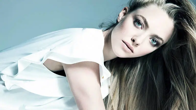 Amanda Seyfried theme for Windows 10 Slideshow image 4