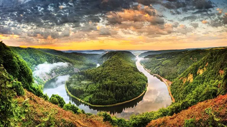 Amazing Places theme for Windows 10 Slideshow image 1