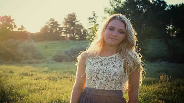 Annasophia Robb theme for Windows 10 Slideshow image 4