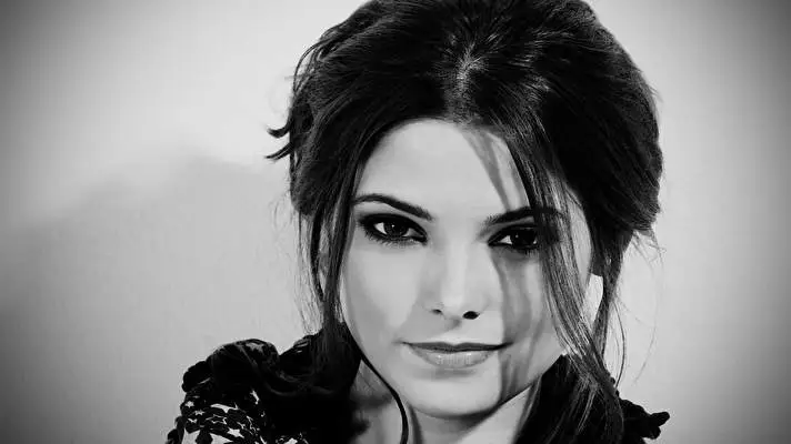 Ashley Greene theme for Windows 10 Slideshow image 1