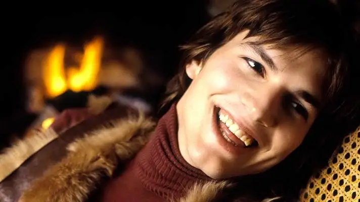 Ashton Kutcher1 motiv pro Windows 10 Obrázek prezentace 2