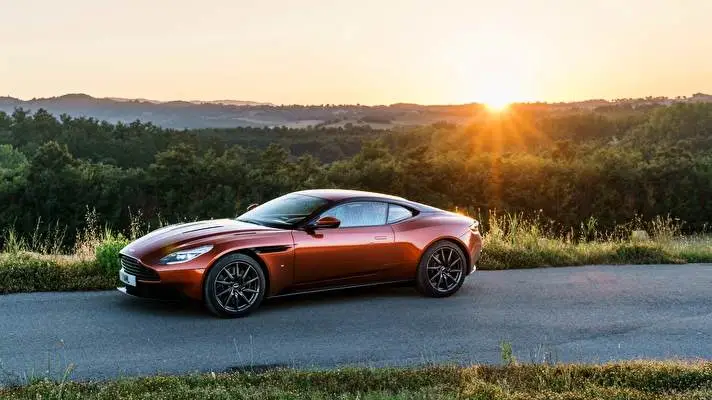 Aston Martin Db theme for Windows 10 Slideshow image 2