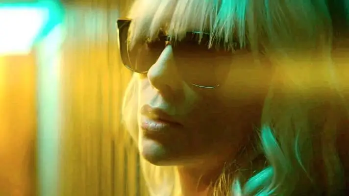 Atomic Blonde theme for Windows 10 Slideshow image 5