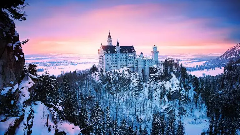 Bavarian Castle Neuschwanstein theme for Windows 10 Slideshow image 3