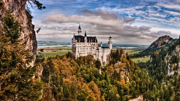 Bavarian Castle Neuschwanstein theme for Windows 10 Slideshow image 4
