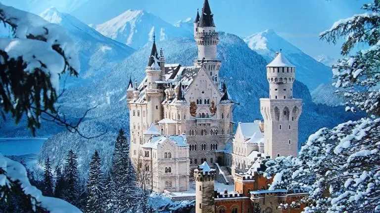 Bavarian Castle Neuschwanstein theme for Windows 10 Slideshow image 5