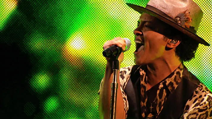 Bruno Mars theme for Windows 10 Slideshow image 4