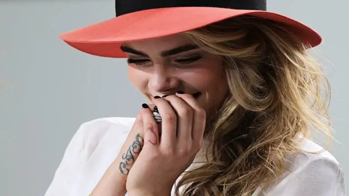 Cara Delevingne theme for Windows 10 Slideshow image 4