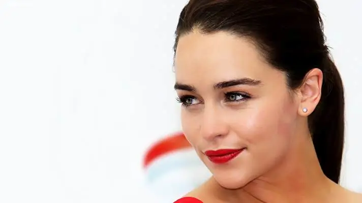 Emilia Clarke theme for Windows 10 Slideshow image 3