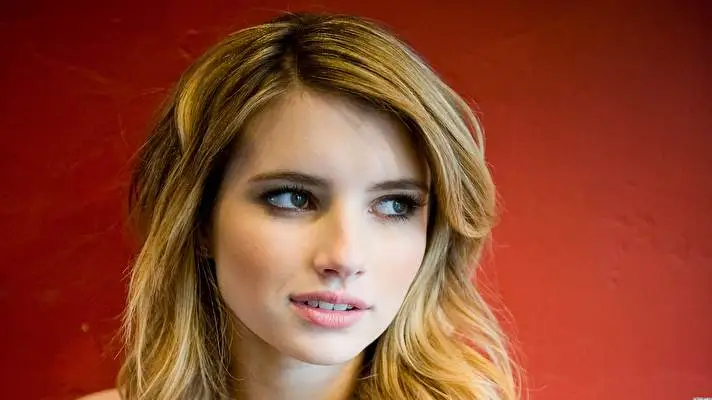 Emma Roberts motiv pro Windows 10 Obrázek prezentace 4