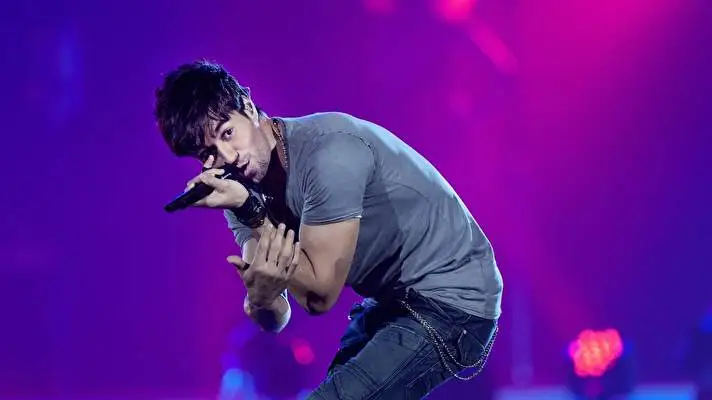 Enrique Iglesias1 theme for Windows 10 Slideshow image 5