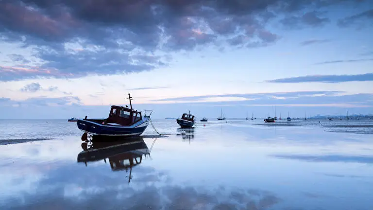 Fishing Boat theme for Windows 10 Slideshow image 3