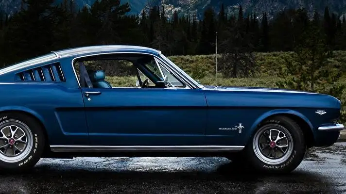Ford Mustang Fastback motyw dla Windows 10 Obraz pokazu slajdów 5