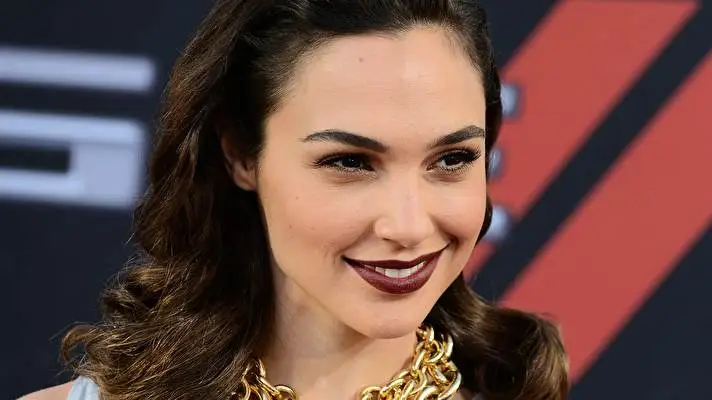 Gal Gadot motiv pro Windows 10 Obrázek prezentace 3