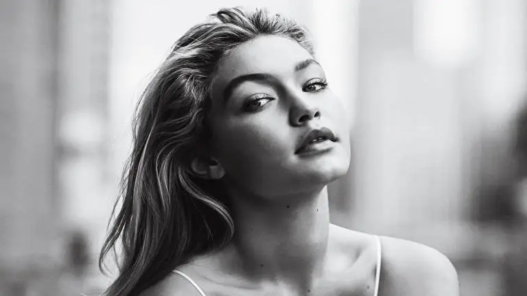 Gigi Hadid theme for Windows 10 Slideshow image 3