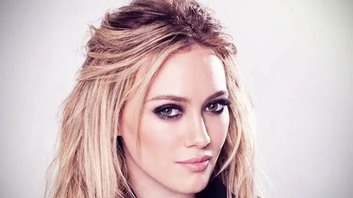Hilary Duff theme for Windows 10 Slideshow image 1