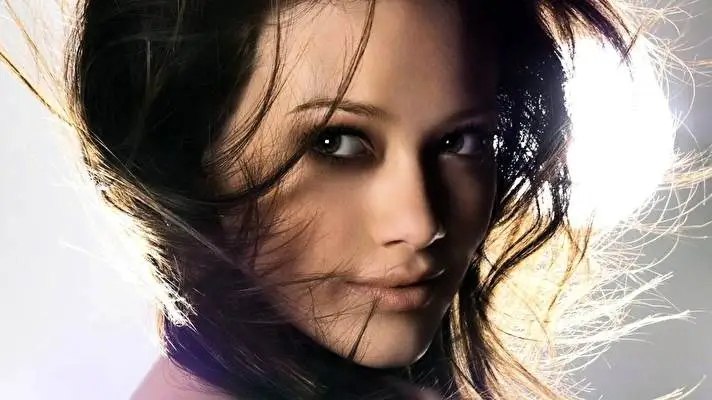 Hilary Duff theme for Windows 10 Slideshow image 3