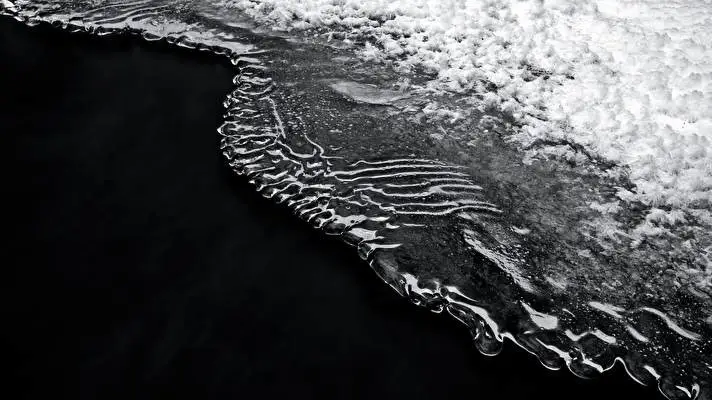 Ice theme for Windows 10 Slideshow image 1