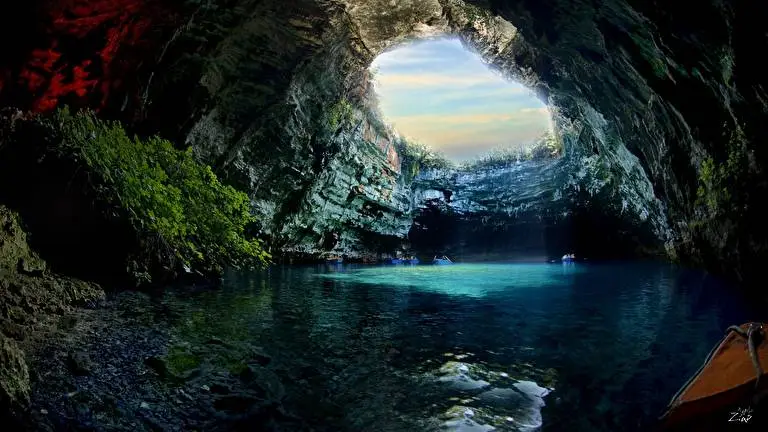 Grotte Incredibili tema per Windows 10 Immagine di presentazione 1