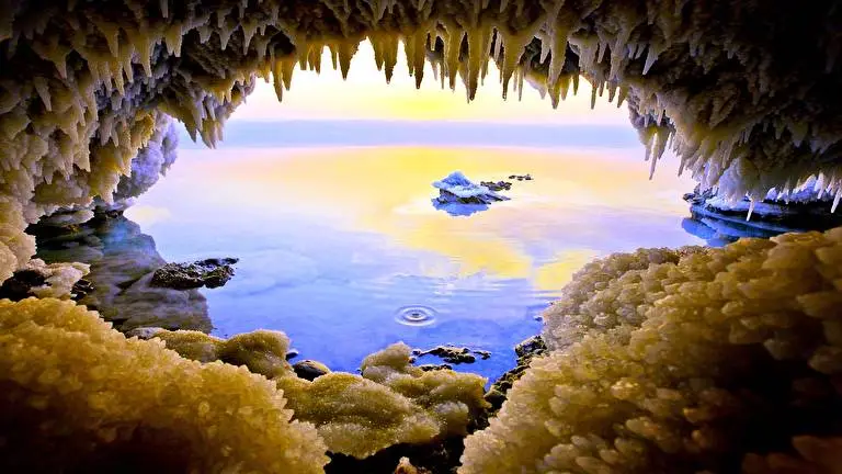 Grotte Incredibili tema per Windows 10 Immagine di presentazione 5