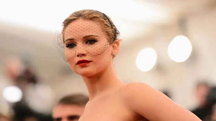 Jennifer Lawrence motiv pro Windows 10 Obrázek prezentace 4