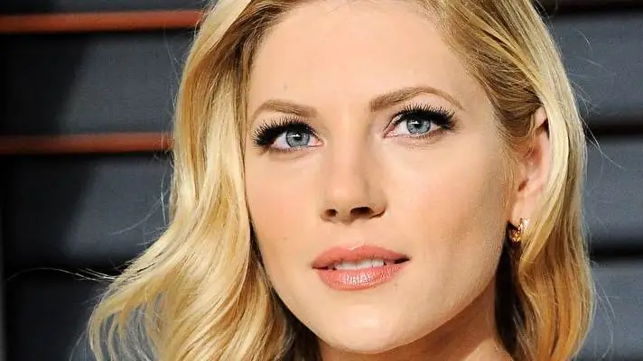 Katheryn Winnick theme for Windows 10 Slideshow image 2