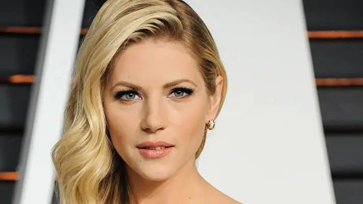 Katheryn Winnick theme for Windows 10 Slideshow image 5