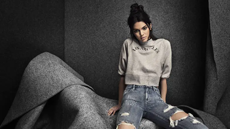 Kendall Jenner theme for Windows 10 Slideshow image 2
