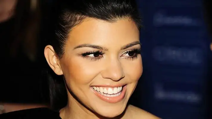 Kourtney Kardashian theme for Windows 10 Slideshow image 4