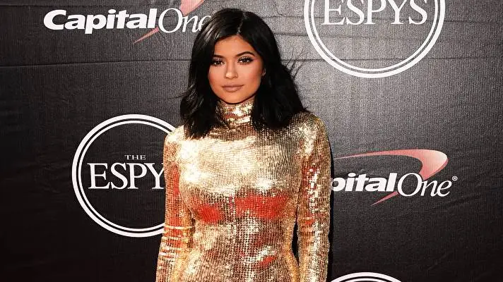 Kylie Jenner theme for Windows 10 Slideshow image 3