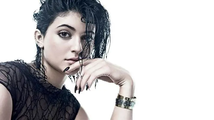 Kylie Jenner theme for Windows 10 Slideshow image 5