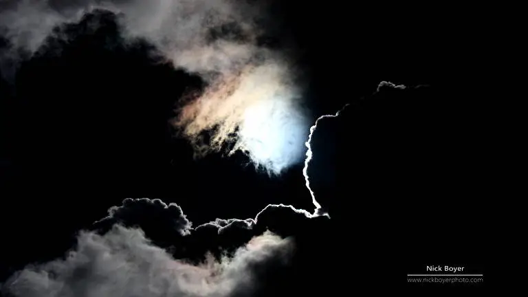 Işık Ve Karanlık Windows 10 için tema Slayt gösterisi görüntüsü 1