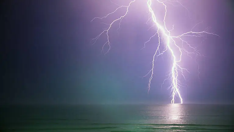 Fulmini tema per Windows 10 Immagine di presentazione 1