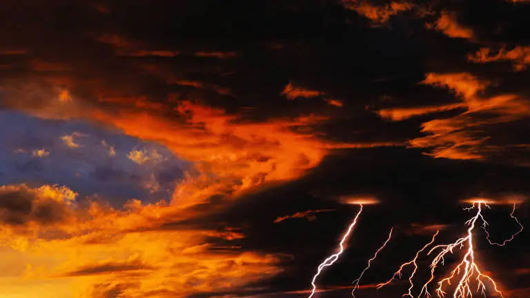 Fulmini tema per Windows 10 Immagine di presentazione 5