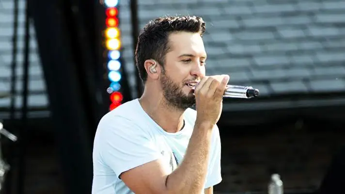 Люк Брайан тема для Windows 10 Изображение слайдшоу 4