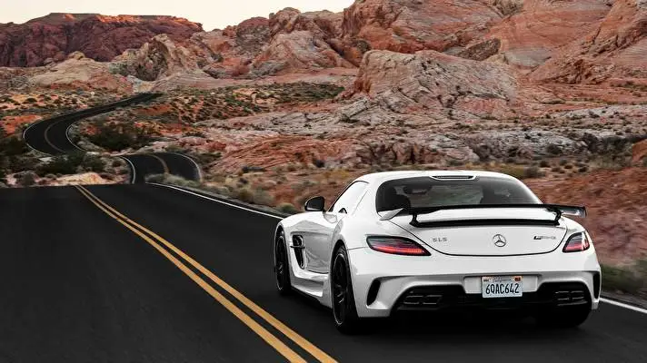 Mercedes Benz theme for Windows 10 Slideshow image 5