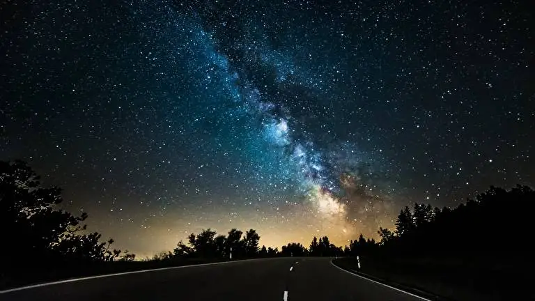 Milky Way theme for Windows 10 Slideshow image 2