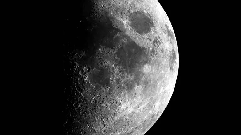 Moon theme for Windows 10 Slideshow image 2