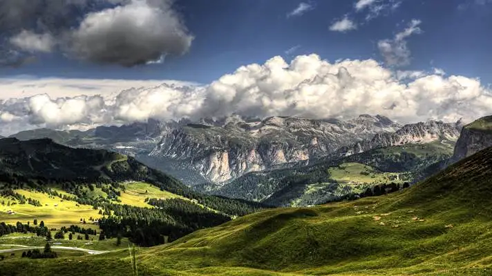 Montagna tema per Windows 10 Immagine di presentazione 5