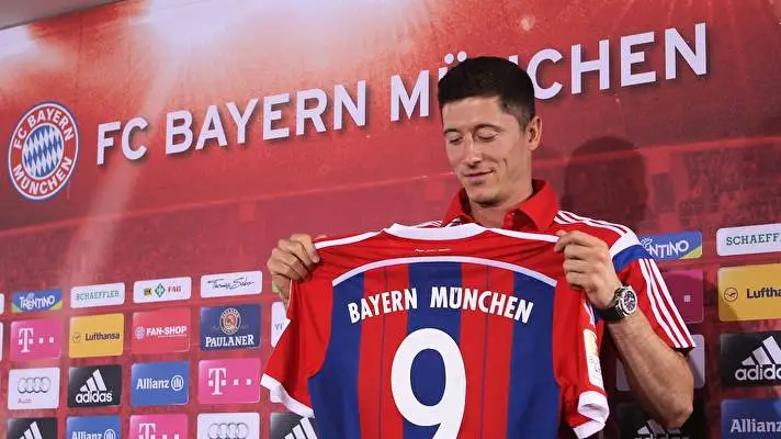 Robert Lewandowski thème pour Windows 10 Image de diaporama 3