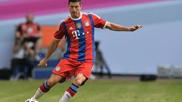 Robert Lewandowski thème pour Windows 10 Image de diaporama 5