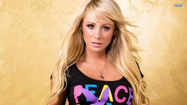 Sara Jean Underwood theme for Windows 10 Slideshow image 1